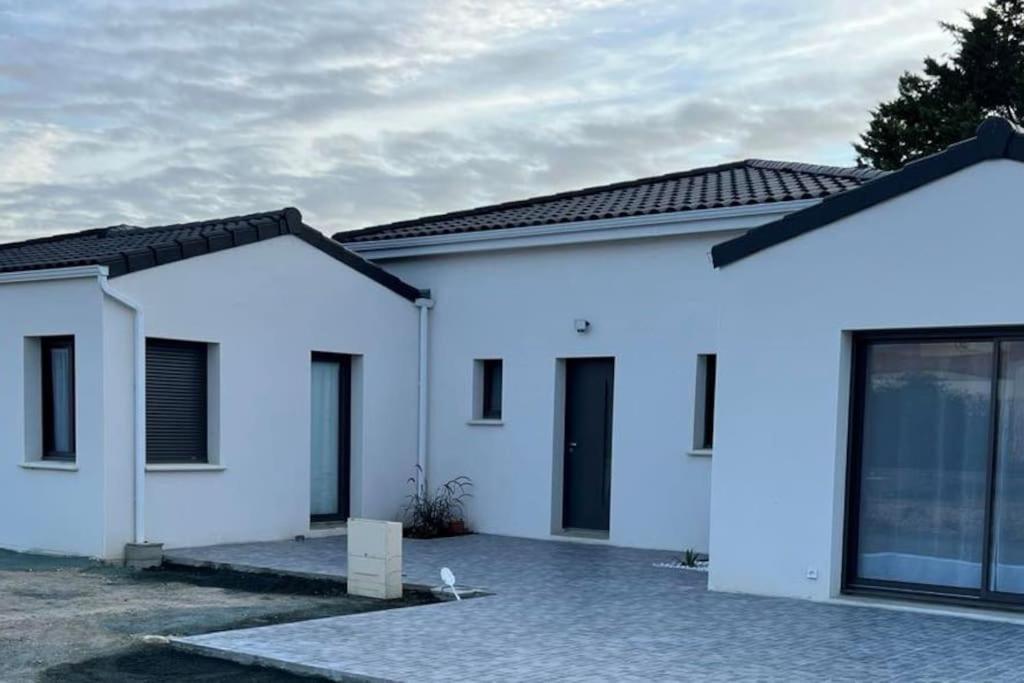 Maison Neuve De Standing 150 M2 Croix-Chapeau Εξωτερικό φωτογραφία